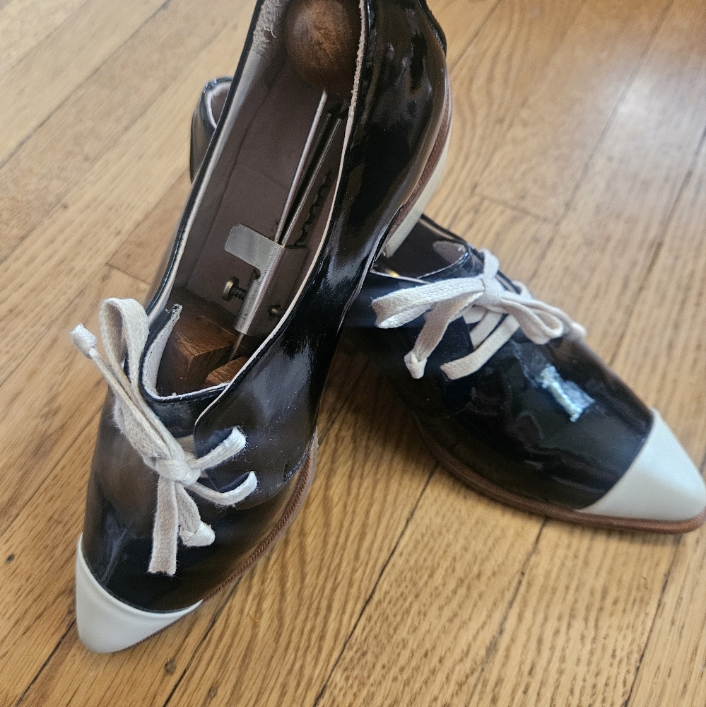 Nora Lozza Two Tone Patent Leather Oxford Style Shoes Size US6 - Picture 6 of 8